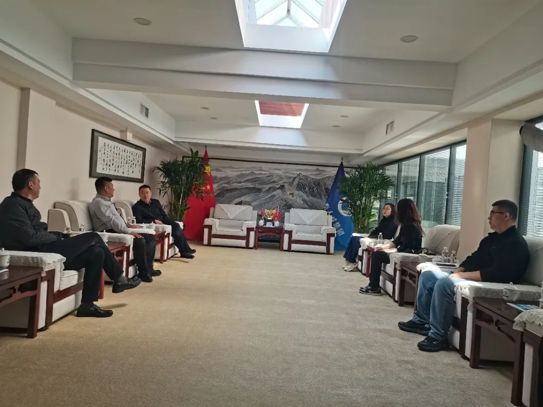 0a5adc0f-f954-40ed-a8e3-faa24530671f